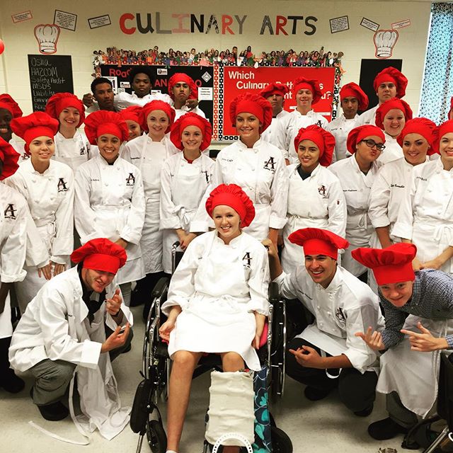 AHSculinary's tweet photo. 2nd block ready for first lab of the year!! #culinaryI https://t.co/lYtX29rN2s https://t.co/dJgEuLbPXk