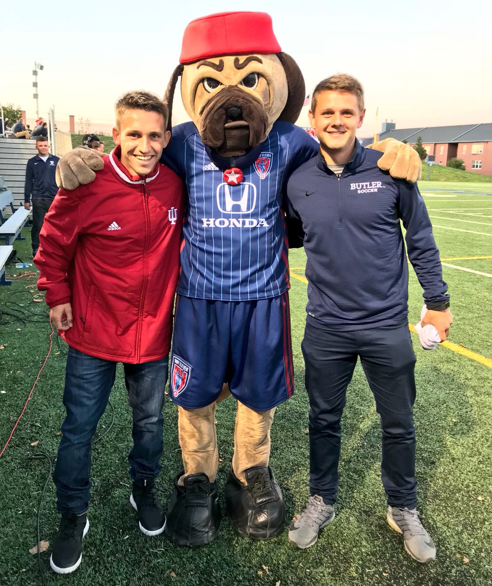 Happy to be at the Sellick Bowl with 🐶, Tanner Thompson (@IUMensSoccer), and David Goldsmith (@ButlerMenSoccer) for the big game! 🔴⚪️🔵