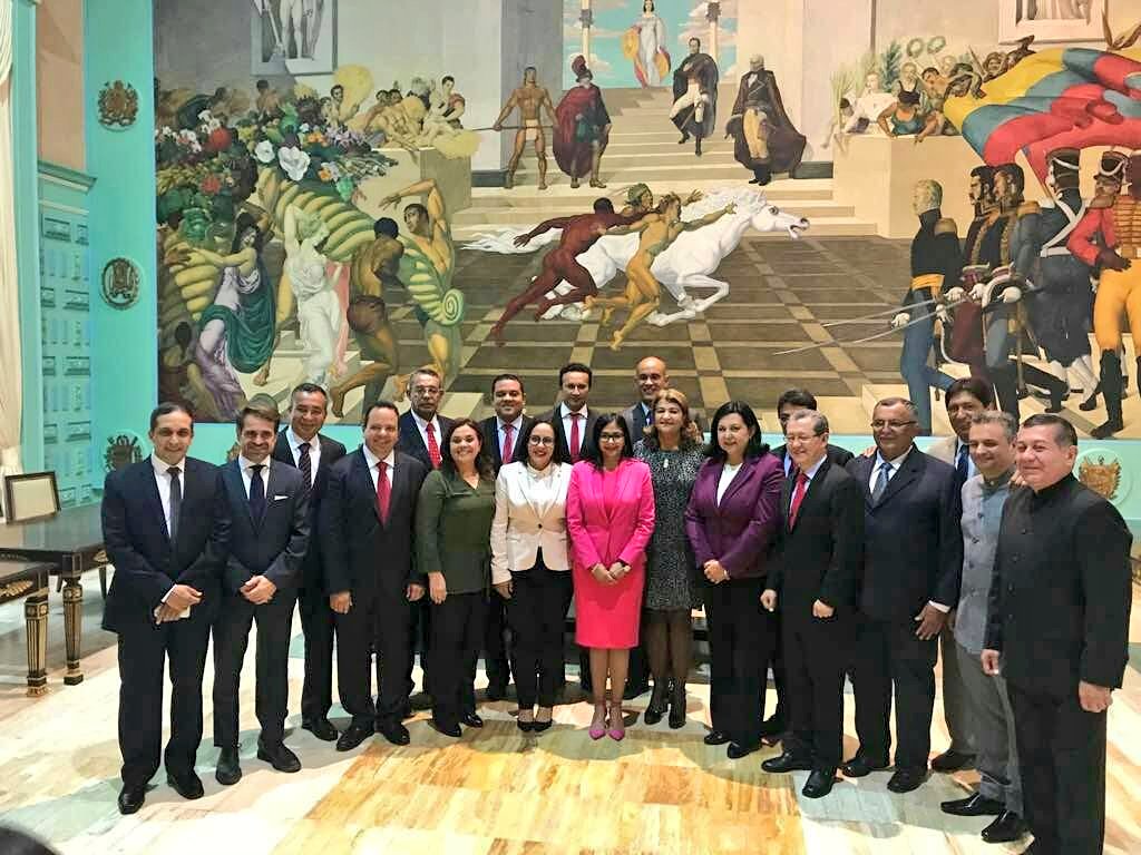 josemvasquez's tweet photo. Nos juramentamos ante la @ANC_ve Unidos consolidaremos los sueños de Bolívar y Chávez #BolivarBolivariano #18Oct https://t.co/HSaZbWhpo4