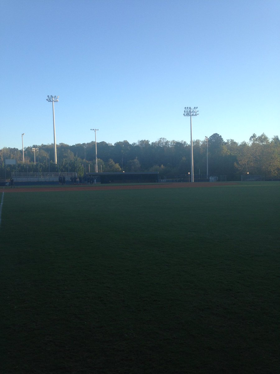 paul_howarth1's tweet photo. Another great game vs Reinhardt University in Waleska, GA! Big thanks to @RU_Eagles for hosting, top notch facilities and staff! #fhfalltrip https://t.co/RJo6JhbXQq
