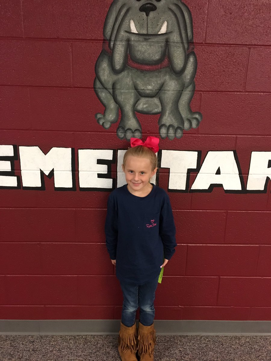 Ewing813Cheryl's tweet photo. This little first grade lady has read 131 books so far. She is in top place. Shout out to Sweet Caroline our Reading machine.#@myONreader https://t.co/eBUf8zSLYK