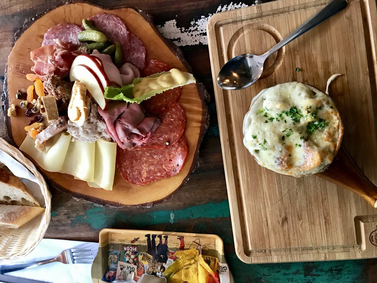 RIFoodTours's tweet photo. Oh how I am in ❤️with this little village market! Charcuterie boards should all look like this!  #GFTC17 Thx @LocalMontreal for the intro! https://t.co/kn0auA2sqE