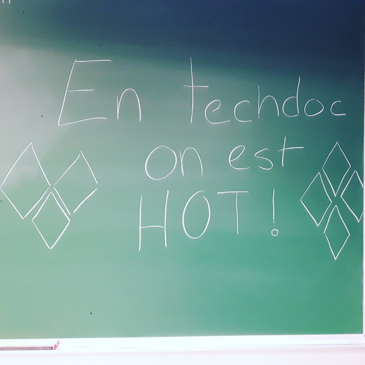 iry1997's tweet photo. Pendant le cours de #diffusion #techdoctr #cegeptr #docutr https://t.co/yD2gkSBtLY