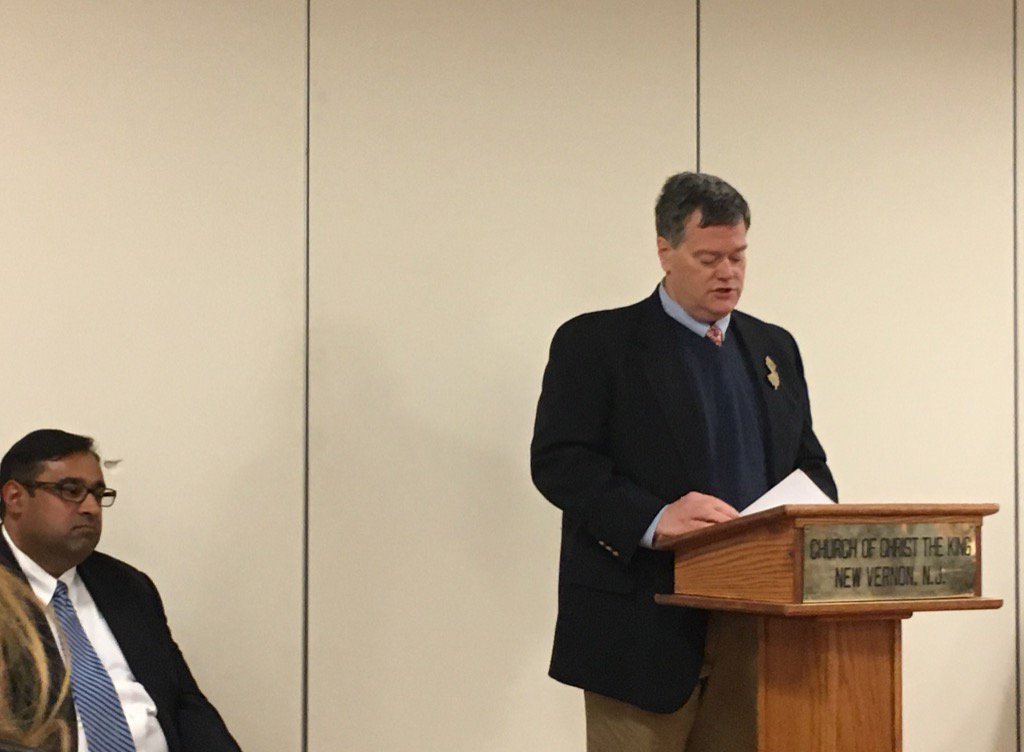 Hardingdems's tweet photo. Mr. Yates makes his statement. #hardingnj #newvernonnj https://t.co/zTkZW0pHMl