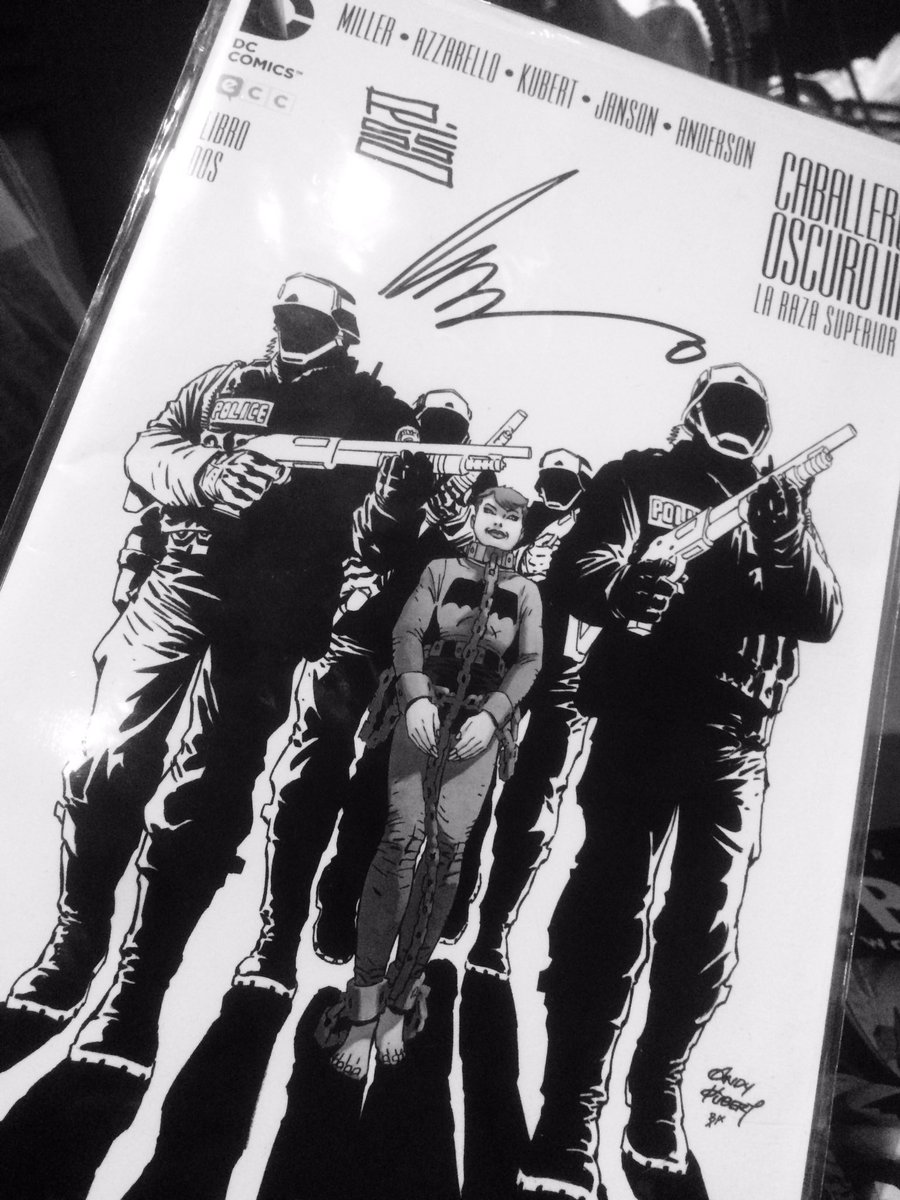 metrocineclub's tweet photo. ¿No fuiste a #CBB8? Te regalamos un comic de #Batman DK3 con firmas de Eduardo Risso y @brianazzarello.
RT 🔁
FOLLOW ✅ https://t.co/CmYS9YJYVW