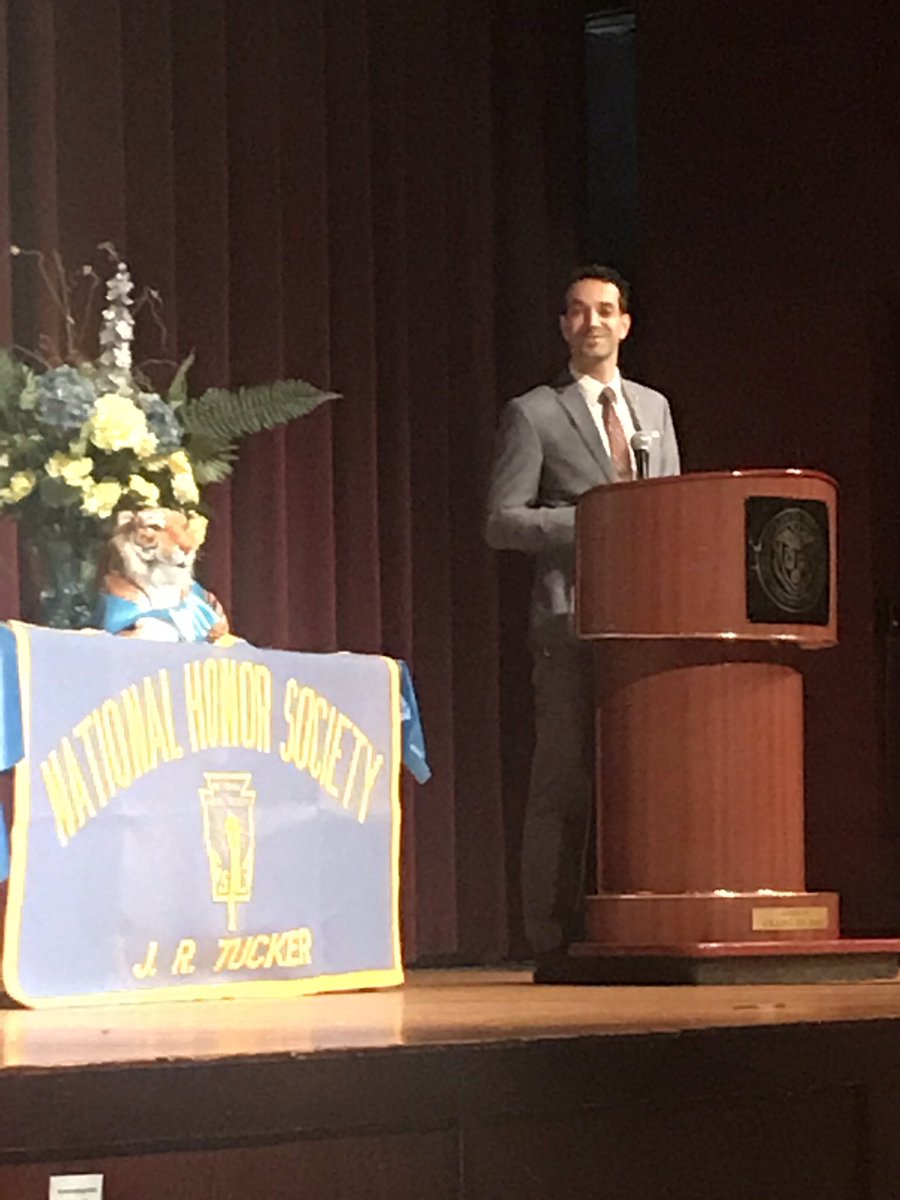 jrtnhs's tweet photo. Inspirational words by Mr. Schulhoff during NHS Induction tonight. #leadjrt @JRTPrincipal https://t.co/Nm4VpMObjl