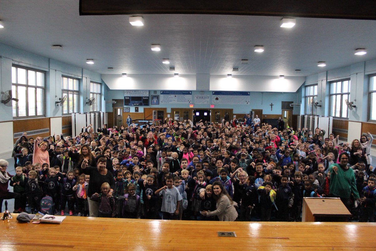 StRoseRockaway's tweet photo. St Rose of Lima Catholic Academy sending our best #Yankees cheer #abc7ny #abc7eyewitness https://t.co/hdoGAh227H