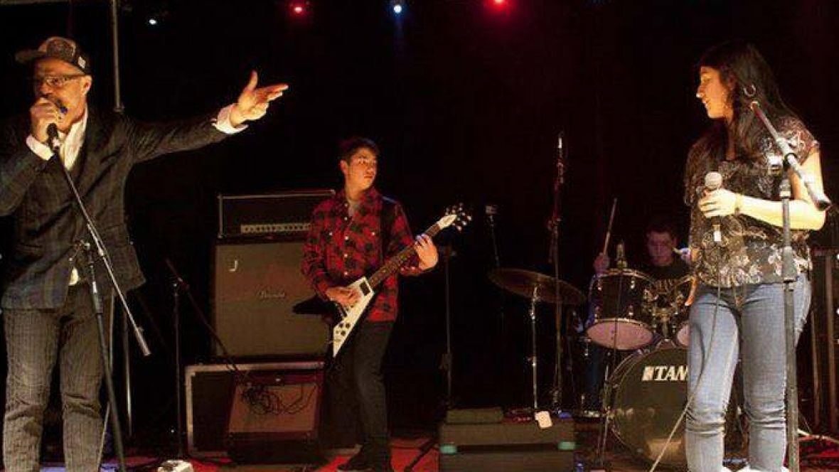 That time Gord Downie sang Knockin' on Heaven's Door with a high school band in Fort Albany, Ont. bit.ly/2x6fUOy