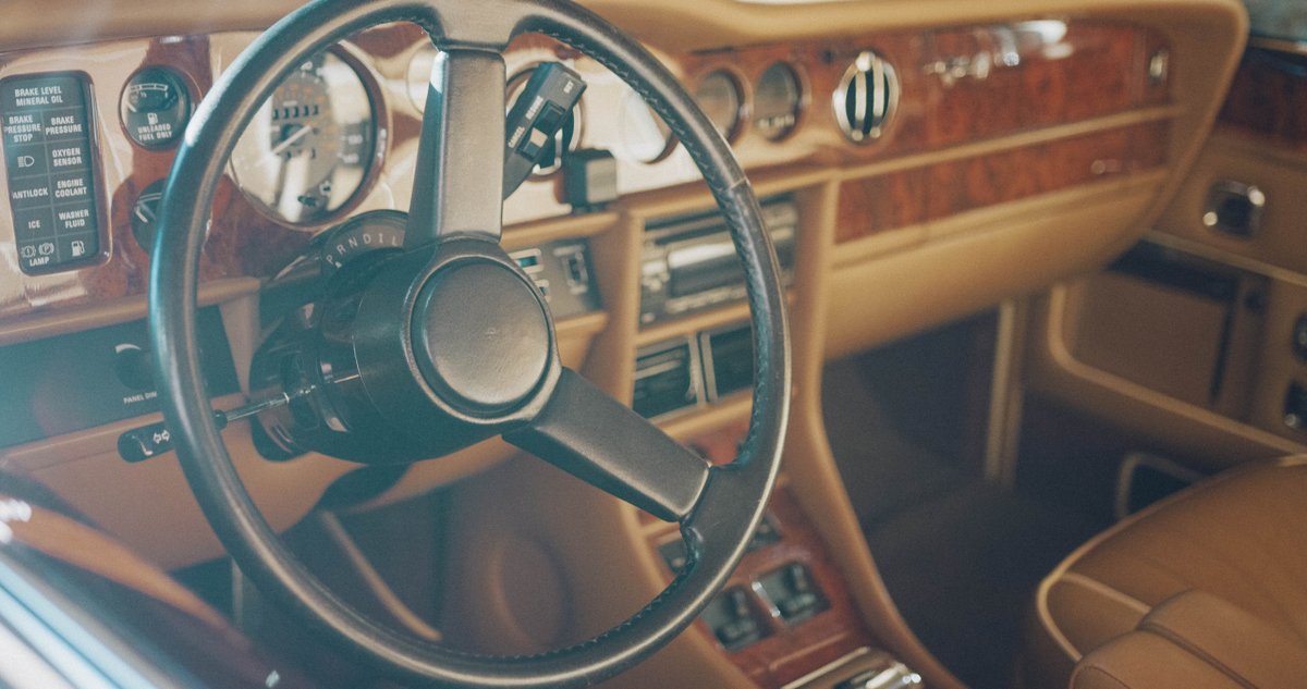 NewlyFilms's tweet photo. Old cars and wedding exits simply go hand in hand. https://t.co/RMJJwdtIB9