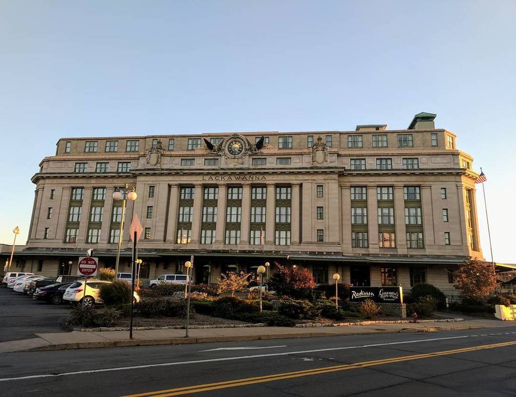 brianmclark's tweet photo. The former Scranton railroad station #scranton #nepa #trains #convertedbuilding https://t.co/erUYAIgiQf https://t.co/Heq9dKE9JA