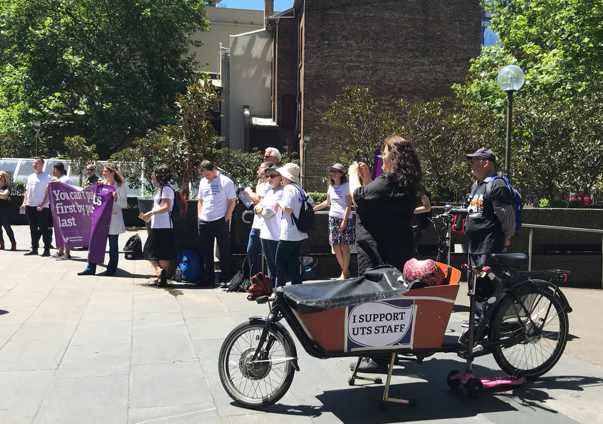 fleafeet's tweet photo. 77% of teaching staff at UTS are on contracts. Am proud to stand with those on strike who deserve job security. #UTSstrikes #changetherules https://t.co/xdpI6EpQYc