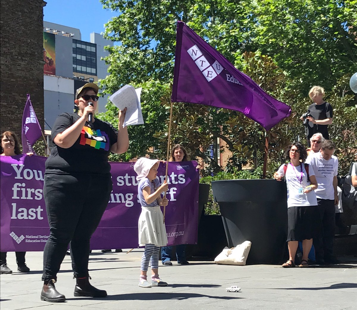 fleafeet's tweet photo. 77% of teaching staff at UTS are on contracts. Am proud to stand with those on strike who deserve job security. #UTSstrikes #changetherules https://t.co/xdpI6EpQYc