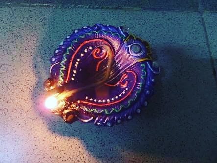 vijay_barela's tweet photo. May every lamp that will be lit on the evening of Diwali bring Joys &amp; Prosperity for Everyone. Happy Diwali..
#Diwali2017 https://t.co/jsSvl9sUm9