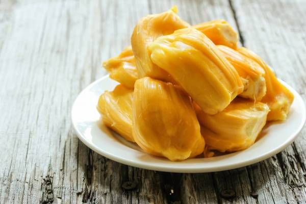 DesireeRD's tweet photo. I dissect the season's biggest #plantbased food trends via @georgiastraight @lucylau https://t.co/MmBBbOsUbu https://t.co/8DLQyTM8wa
