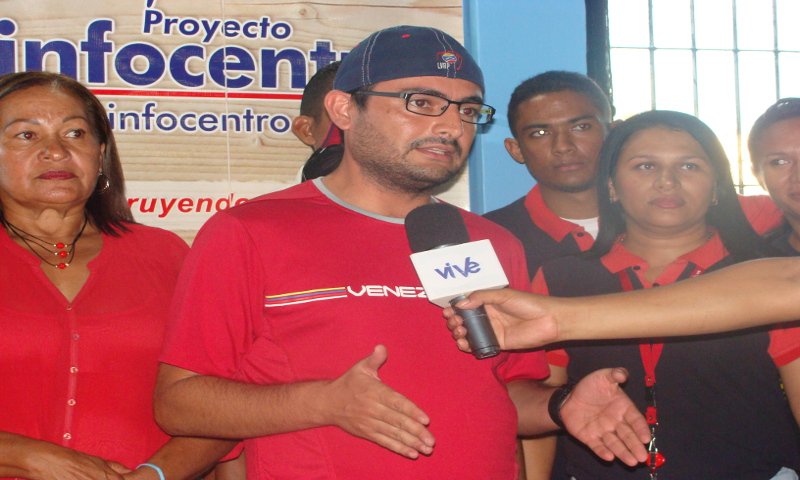 DZUL61's tweet photo. #GraciasMilitante por todo el amor que impresionante en nuestra casa infocentro  excelente labor camarada.. @dppsuv https://t.co/a8pRACpFVA