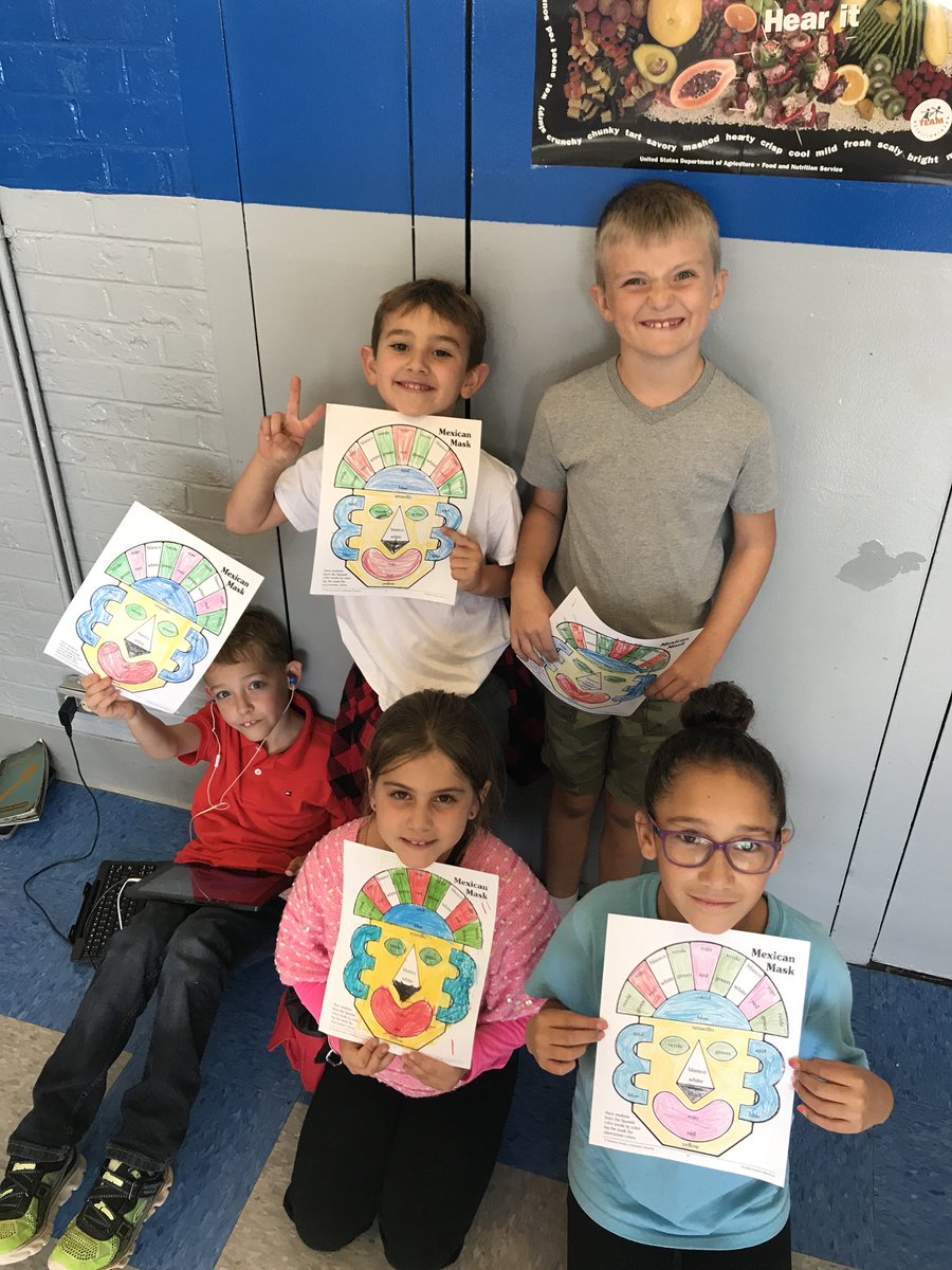 HC_ESP's tweet photo. Nothing wrong with learning our color words in Spanish while on fall break. @kparker2014 @BuddySmith13 @teresabateayers #ESPROCKS https://t.co/pATIuHrdnP