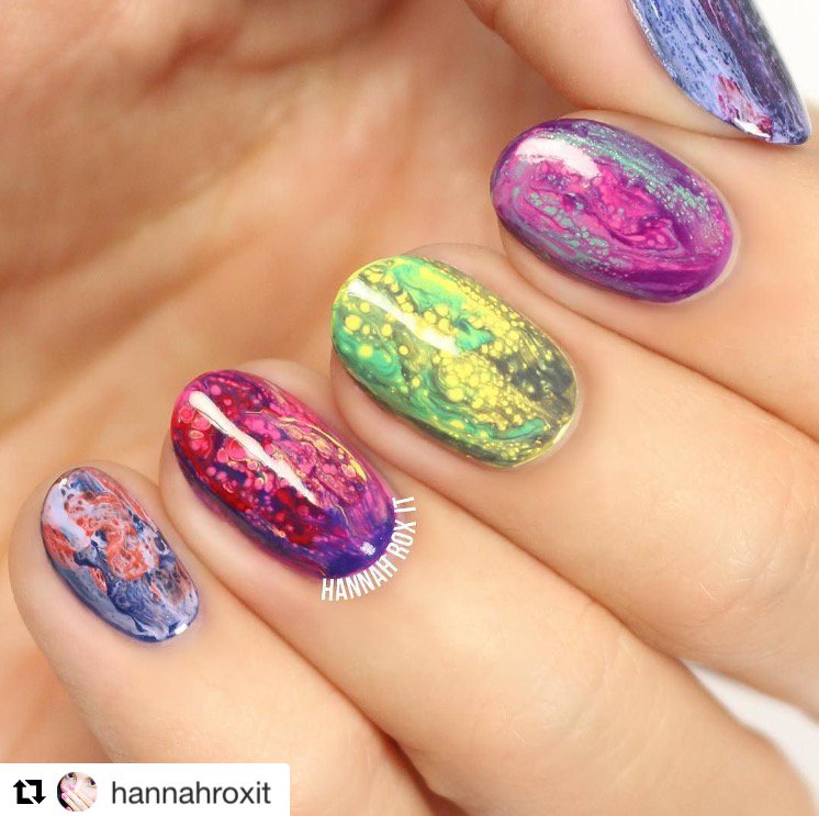 SinfulColors's tweet photo. Check out this AMAAAAAAZING tutorial by @Hannahroxit with our #SCPUNK #HypnoticTransformingTopCoats 🤗 😍 🤤 #SinfulColors https://t.co/AXA6bSnj3J