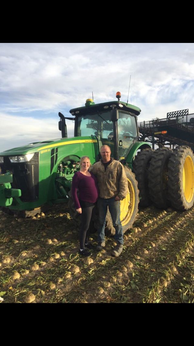 CranfordAcres's tweet photo. Nice day of digging beets, and got even better when my wife came with ice cream drumsticks! #absugar https://t.co/m1b2Ukwnww