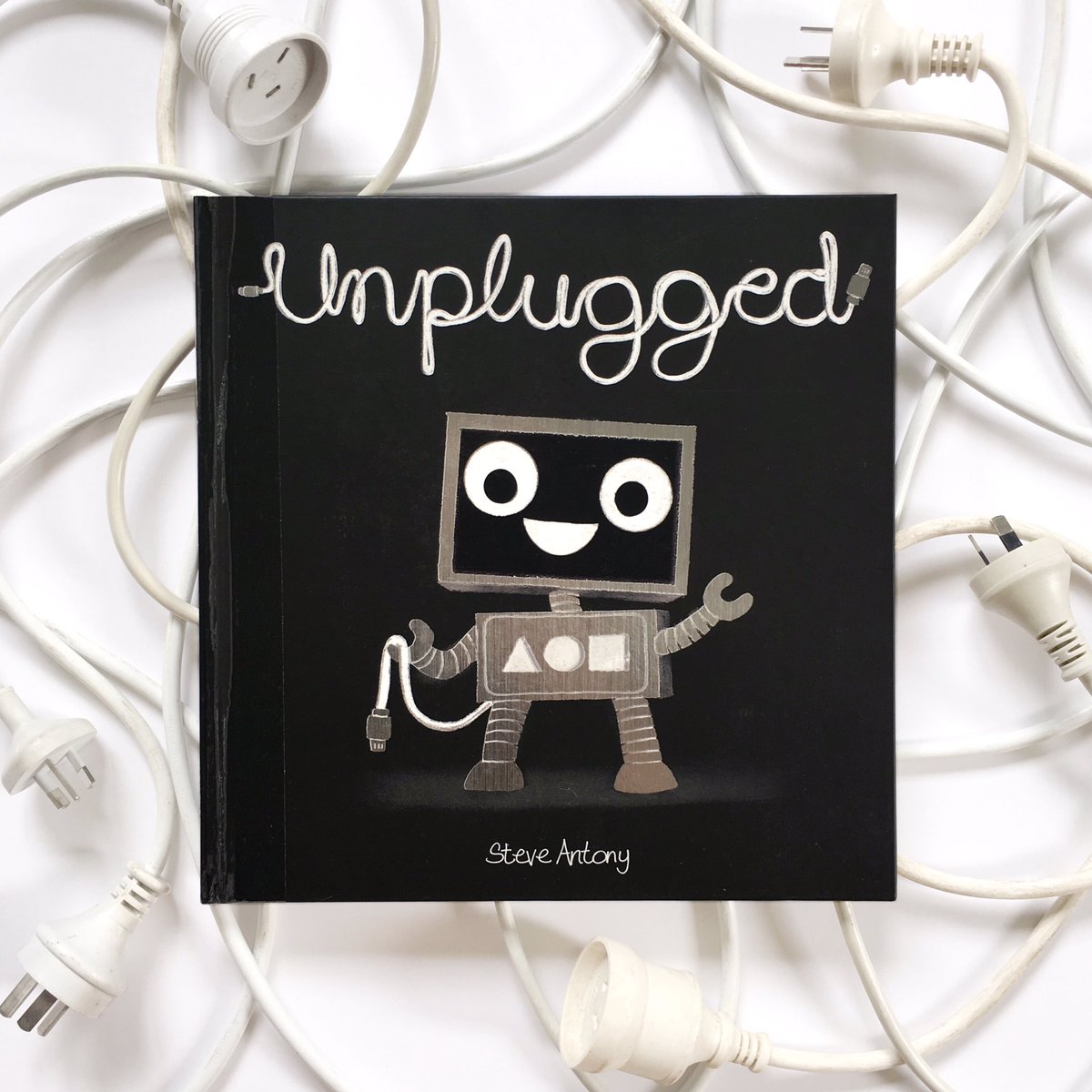 readingkidlit's tweet photo. Sweet reminder to unplug and head outdoors #kidlit #kidsbooks #readingisourthing I'd better get off here then... Off to the beach... https://t.co/k7jBbfVcNd