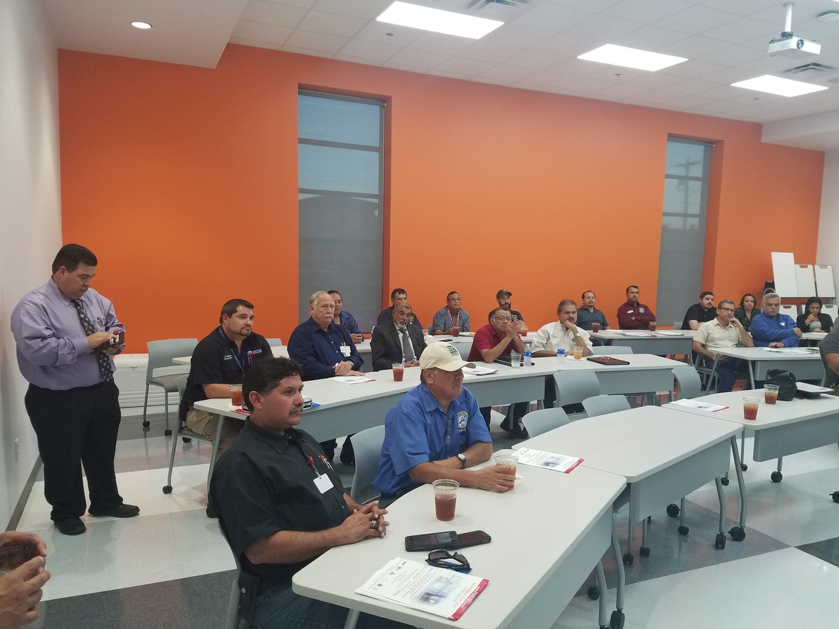liloranch2012's tweet photo. Attending the Valley Building Officials Association Annual meeting for their election of officers. https://t.co/Uyb8vIQyVs
