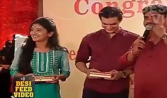 inmyownrealm_'s tweet photo. When you can’t stop teasing your committed friend! 😂😂😂🙈
#Shivin https://t.co/4OkOhyafKo
