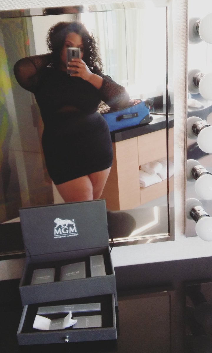 CurvyQueenWink's tweet photo. If I gotta go hard on a bitch, Ima make it look sexy! #FTFSelfie #Plusisamust #MzWinkyBaby 🌷 https://t.co/RvWQg3Le9t