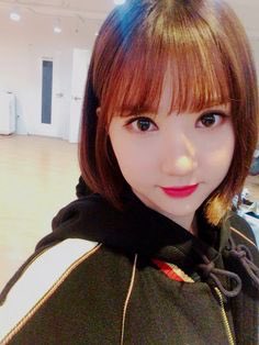 Meowoct's tweet photo. [ #YEWON #😸 #예원 ] Hello, kittens! Como estão? Já se alimentaram hoje? Estou muito cansada, mas muito feliz para reencontrar vcs em breve.🐱🌻💖 https://t.co/Gl3KN0QBhA