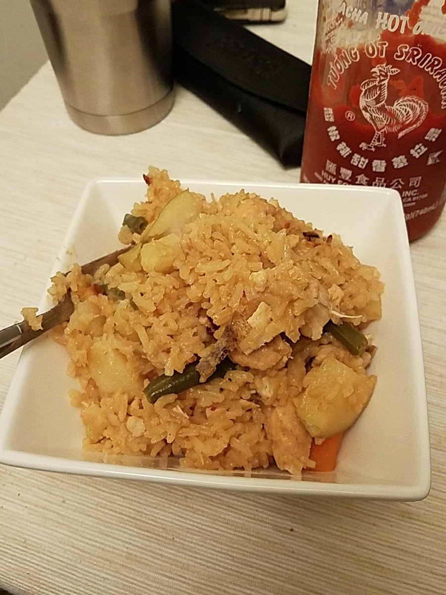 FourMileIsland's tweet photo. We are on for a stream tonight! First, need to eat! #twitch #whatsfordinner It's chicken rice pilaf! https://t.co/pBGdh9OXcF