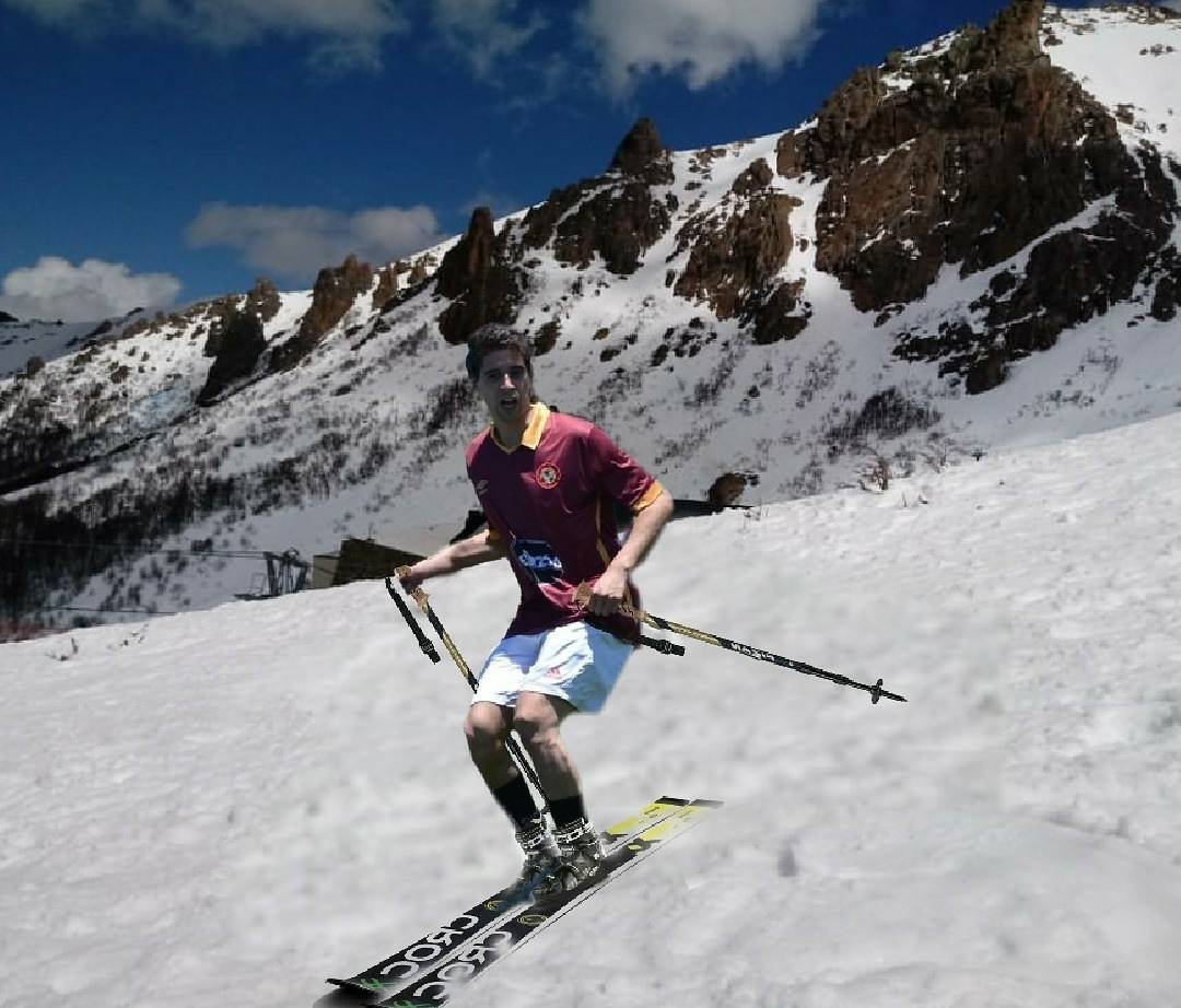 Picapiedras_DF's tweet photo. Cuando te dan ganas de esquiar en medio de un partido 🎿 #descripcióngráfica https://t.co/09Giuw2oIz