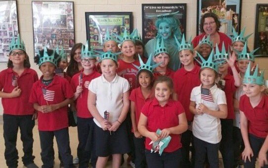 boothsharks's tweet photo. Booth 3rd Graders meet Lady Liberty to kick-start the @libertylearning "Super Citizen" program! https://t.co/5EQsp5RRrC