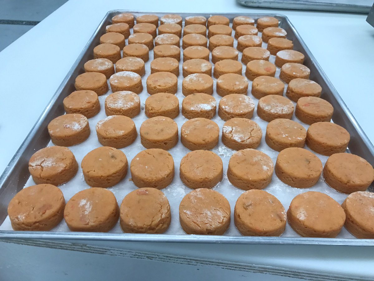 grannyhesters's tweet photo. The season is in high gear. Busy making orders for #Publix https://t.co/YKVE3S3dUK
