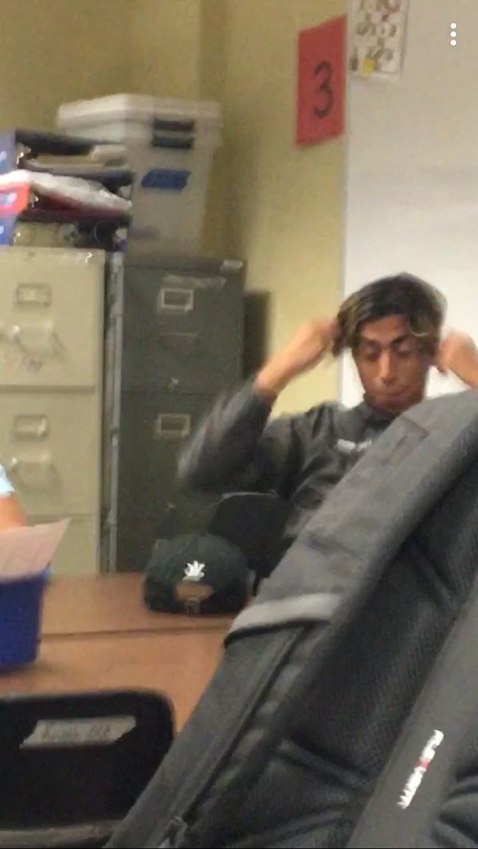 350 retweets and I can shave this Justin’s hair bald