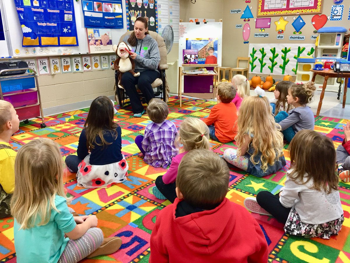 koobs83's tweet photo. We’re off to a great start learning about community helpers! #GoStockbridge https://t.co/Utl35KJzwp