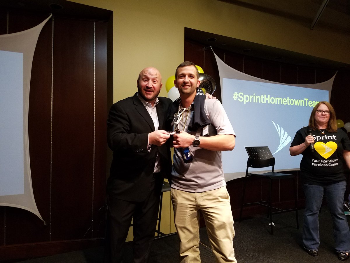 sparrowstephz's tweet photo. Localization 2.0 #SprintHometownTeam @TEPPlus @TimMiller44 @tdown14 @Momoney_momo @DG_TEP @Sprint4Midwest @KLGomez4KSMO @ErikNKC https://t.co/WSM1MxI8Mo