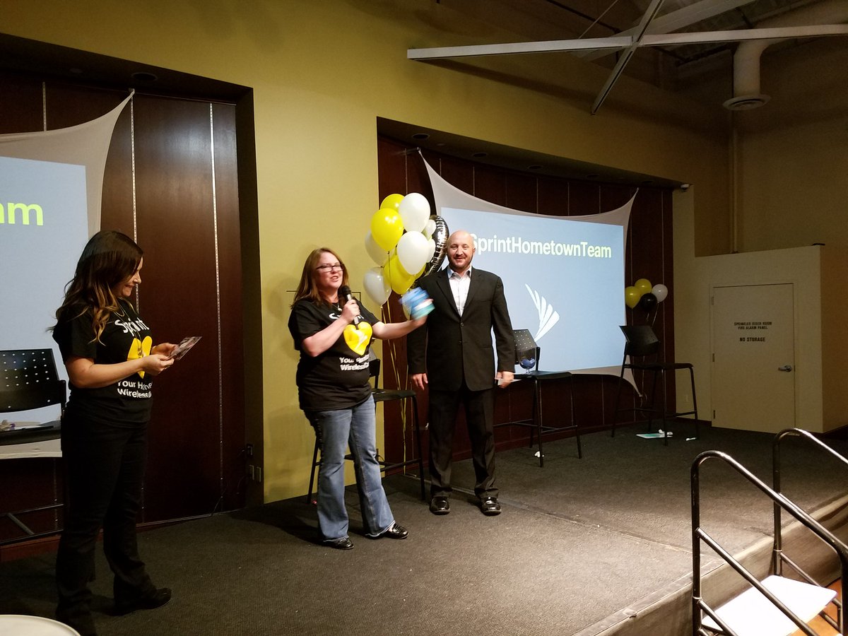 sparrowstephz's tweet photo. Localization 2.0 #SprintHometownTeam @TEPPlus @TimMiller44 @tdown14 @Momoney_momo @DG_TEP @Sprint4Midwest @KLGomez4KSMO @ErikNKC https://t.co/WSM1MxI8Mo