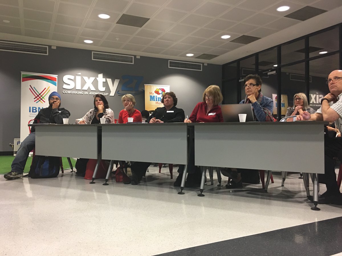 mymindmaster's tweet photo. The front row learners! Thanks #josaunders for the amazing talk on LinkedIn! 
#ibna_australia #linkedin #learning #event https://t.co/fQxxv7OE5h