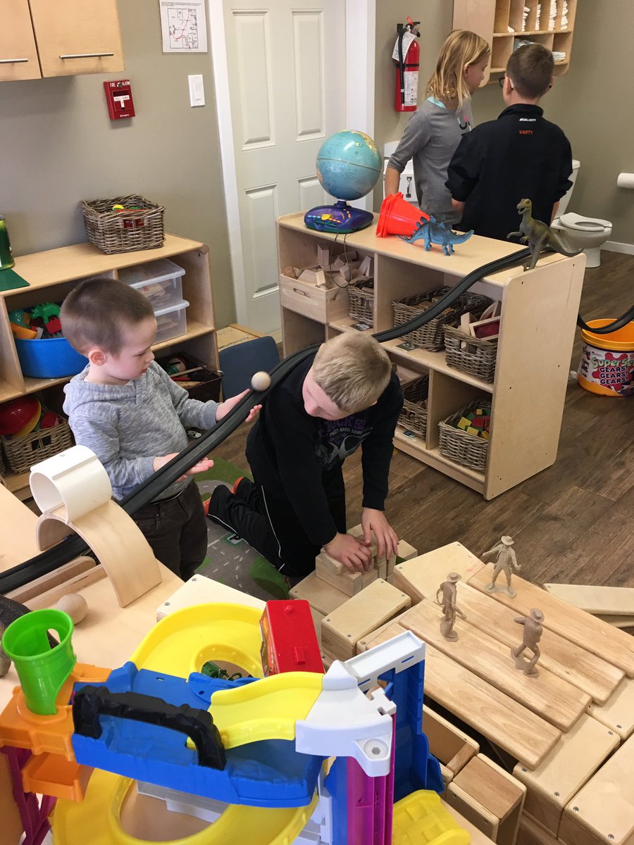 HayleyKingwell's tweet photo. We had SO much fun volunteering at the Daycare today! What a wonderful place! #buildingcharacter #andhavingfun https://t.co/Dpx2SxKx9x