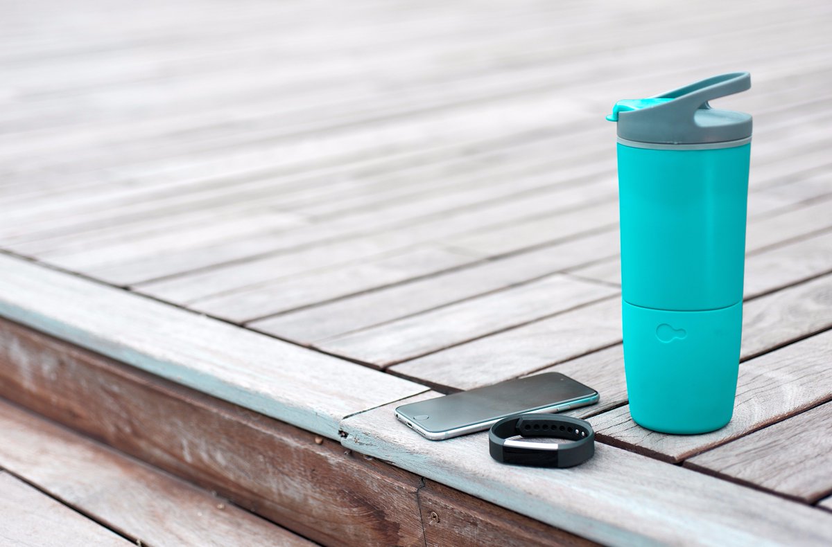 iloveozmo's tweet photo. Hydration is just as important as your steps. Team up your #Fitbit with the #Ozmo Smart Water Bottle and the Ozmo app. Fitbit revolution https://t.co/MWESnV7hux