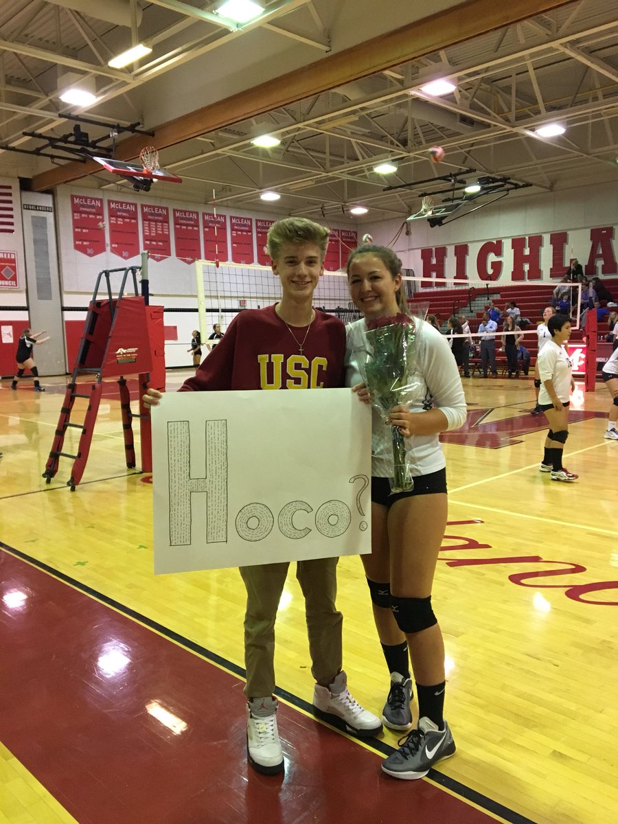 McLeanHoco2017's tweet photo. Senior night, dubs, and a homecoming asking?? What could be better? 🏐🏐#hocoszn #volleyballers https://t.co/EdJ4nSl9SC