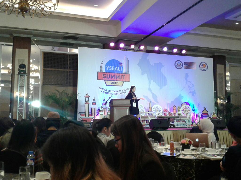 oldorama's tweet photo. "Collaboration is not just a buzzword. It's an outcome in itself". Marcia Czarina Corazon del Mundo Medina-Guce, TAF #YSEALISummit https://t.co/uWVD7ilAAB