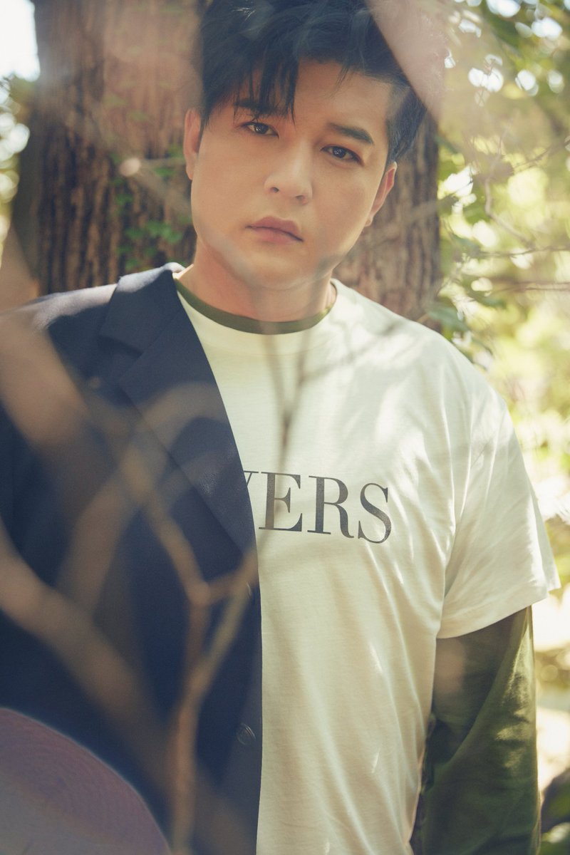 SMTOWNGLOBAL's tweet photo. #SUPERJUNIOR's 8th album ‘#PLAY’ contains a total of 10 tracks.    
📅2017.11.06 
 
#SHINDONG(@ShinsFriends) https://t.co/BlXnZuIuGK