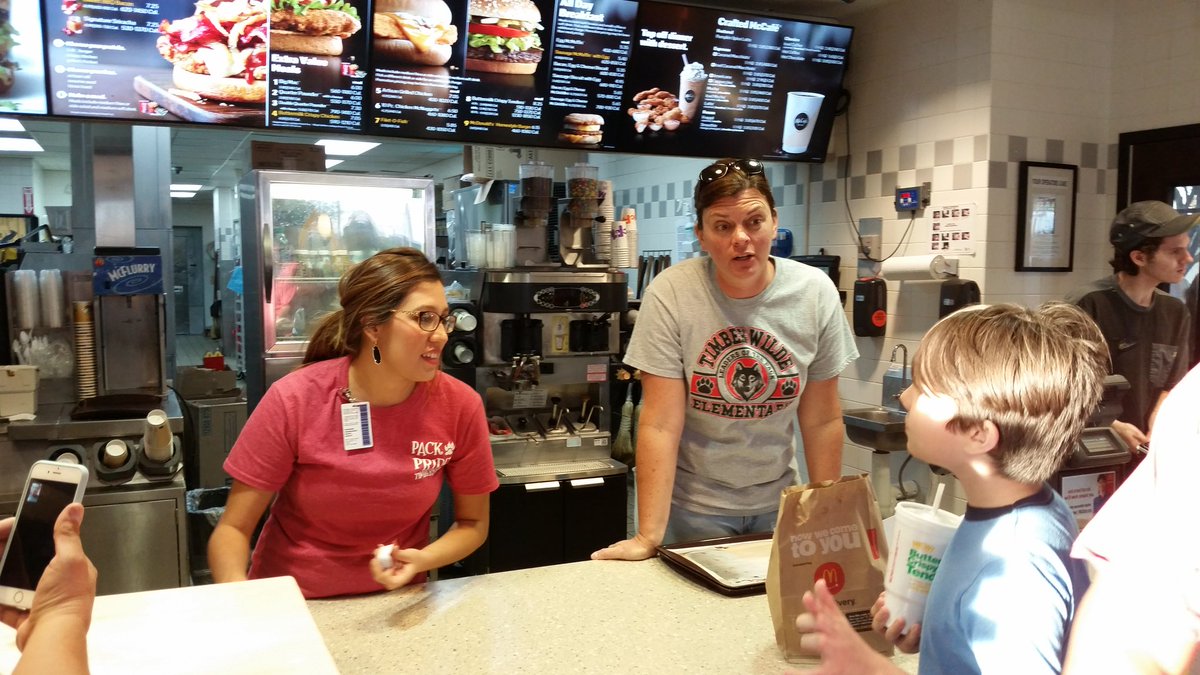 NISDTimberwilde's tweet photo. McTeacher Night - our teachers make dinner out extra fun for our kids. #timberwildestrong #timberwildeinspired https://t.co/OWccLqMmhA
