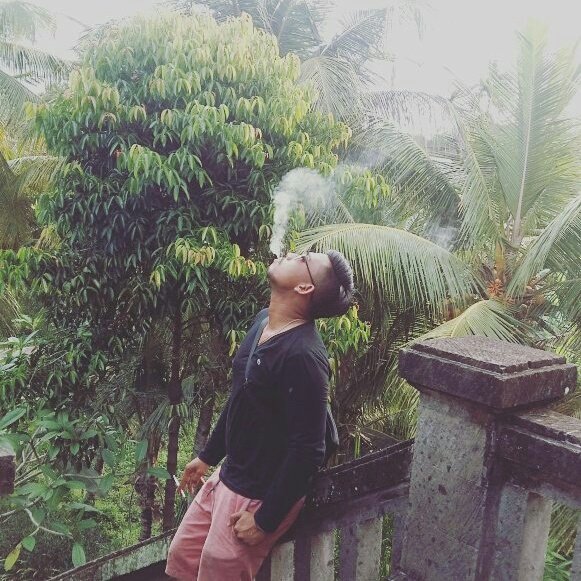 TopBaliuncut's tweet photo. #FotoProfilBaru https://t.co/Z2Lr6f53UK