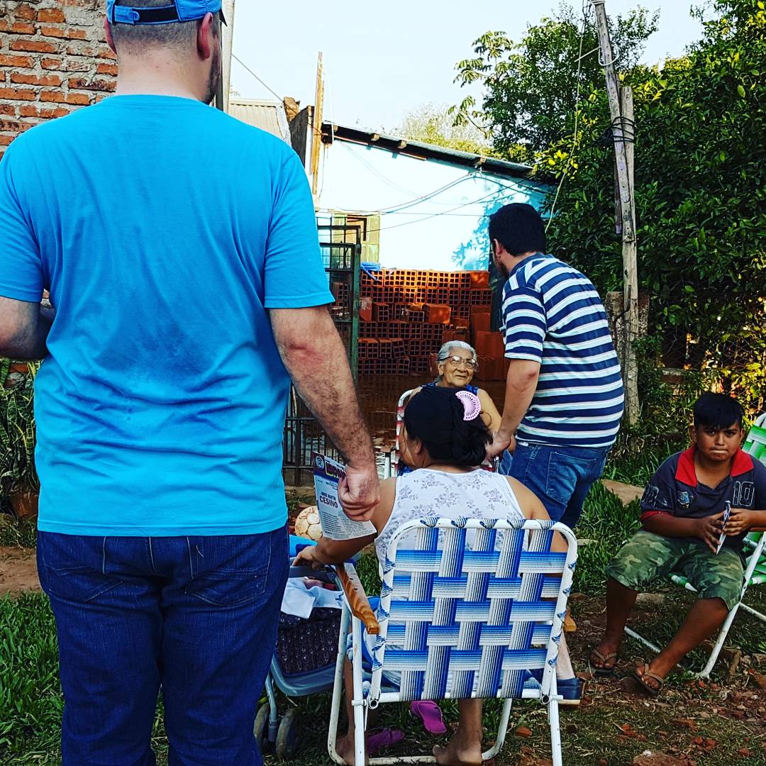 riichardgonzalz's tweet photo. Esta tarde estuvimos por el Circuito 4 de Posadas con @toto_alvarez  Y nuestro candidato @JoaquinCabral86.
#Lista901 
#renovados #Concordia https://t.co/3P8Gs0beMS