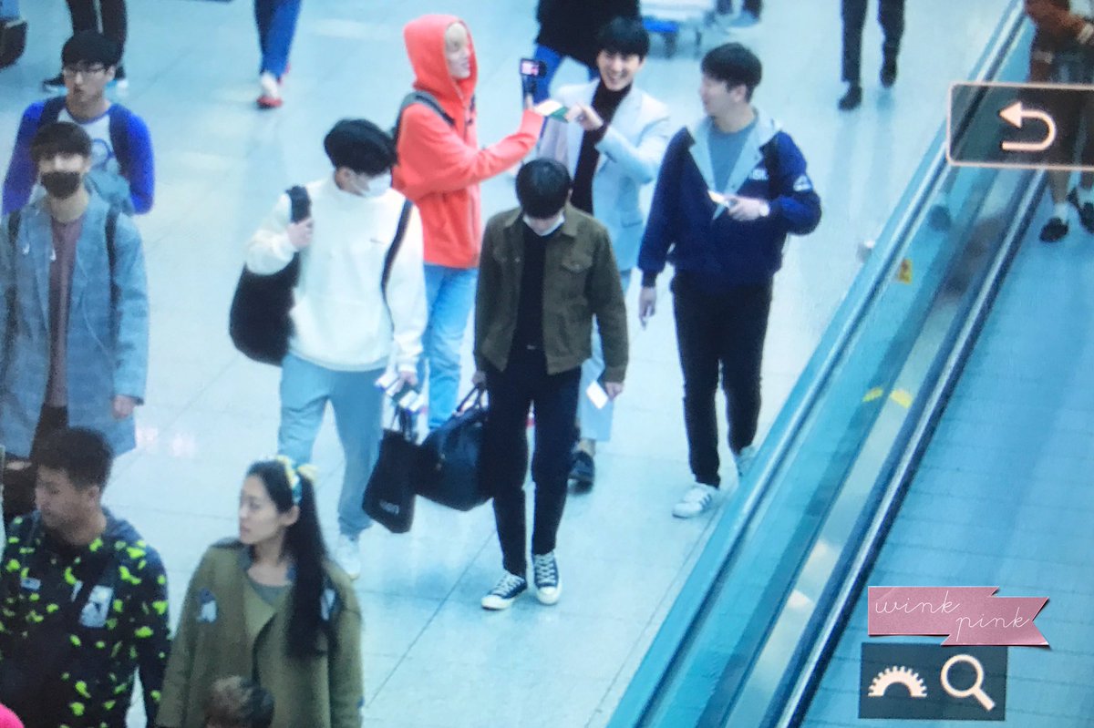 WinkPink0428's tweet photo. 171019 인천출국 프리뷰 
제이식스??
#DAY6 #데이식스 #제이 #제형 #Jae  #그렇더라고요 #EveryDAY6 @Jae_Day6 https://t.co/sr0T5NM4Bq