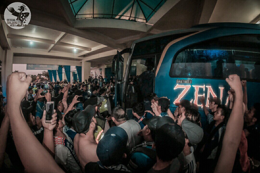 Brajamusti_YK's tweet photo. Terimakasih untuk kalian yang sudah menemani perjalanan tim @PSIMJOGJA dari awal sampai akhir, sampai jumpa di musim berikutnya #AYDK https://t.co/Y0RwNLfee1