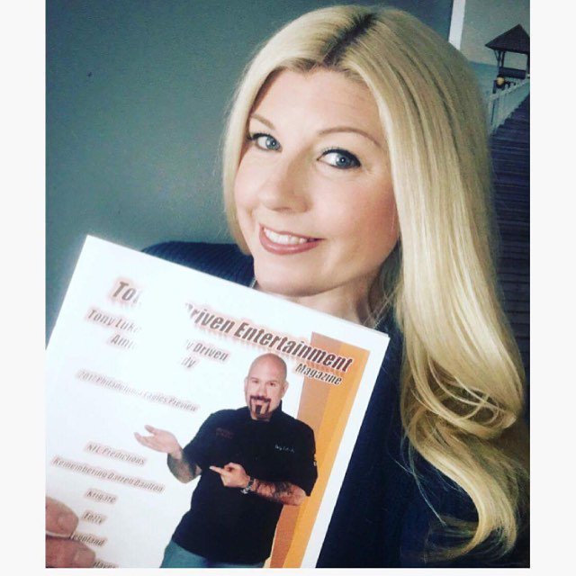 ttllydrvnradio's tweet photo. @ChristineHaze10 Here is she thee #Philly Chef, #Hellskitchen chef, #TotallyDriven Chef & a #DrivenDarling with her copy of the TD #Magazine https://t.co/3bUTF3JSV8