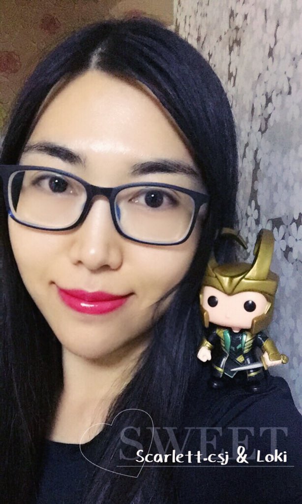 Scarlet_csj's tweet photo. @LAUKEYSON @HiddleGoddesses I only have one. 😭 https://t.co/Xu9xonCpCL