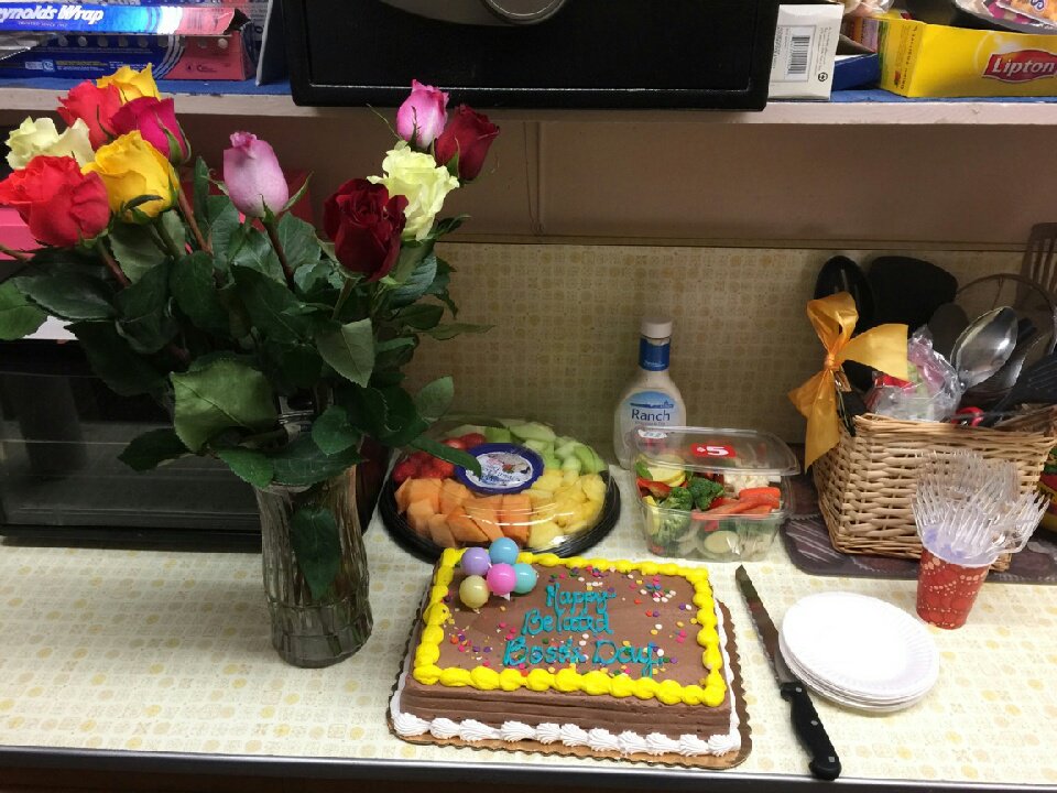AltEd_NUSD's tweet photo. A belated Boss' Day surprise for our Principal. #BossDay2017 #teammacg #teamalted #macgregorfam https://t.co/WinzKcX1OP