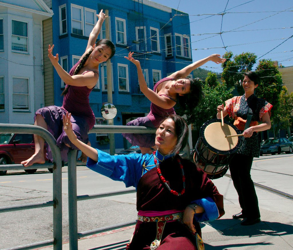 Rhythmix1's tweet photo. Join us this Sat &amp; Sun, October 21-22, 11AM-2:45PM, #sftrolleydances with Epiphany Dance. More info: https://t.co/hnBzmGtxzK https://t.co/g9Z18brLj5